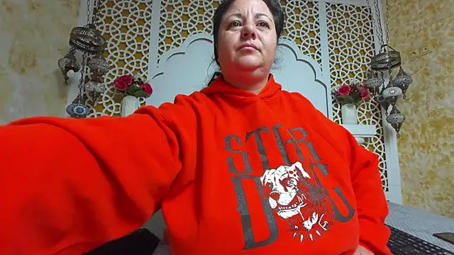 Snapshot of AleshaArabian chatting on October 2, 2025, 2:29 am AleshaArabian online show from October 2, 2025, 2:29 am