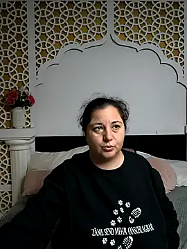 Snapshot of AleshaArabian chatting on October 27, 2025, 5:11 am AleshaArabian online show from October 27, 2025, 5:11 am