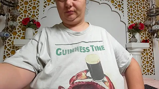 AleshaArabian online show from December 19, 2025, 5:14 am