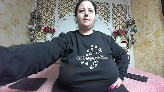 AleshaArabian online show from February 24, 2026, 5:05 am