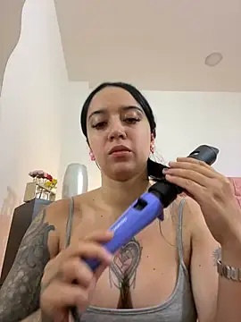 EmmyEvans1 online show from February 2, 2025, 7:57 pm