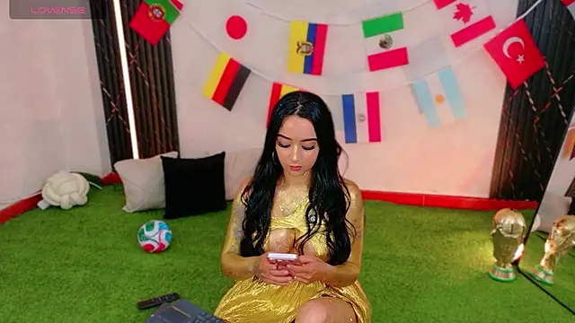 EmmyEvans1 online show from June 10, 2026, 7:24 pm