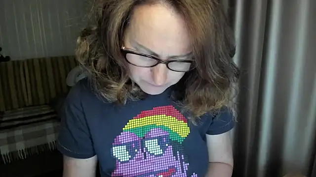 lauraoven online show from May 13, 2026, 6:27 pm