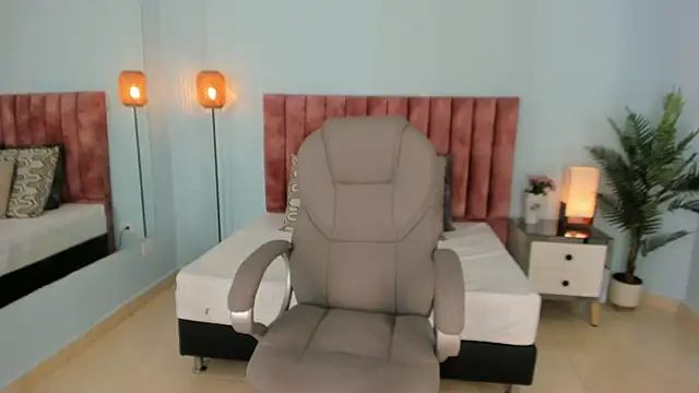 tati saldarriaga online show from February 5, 2026, 2:22 pm