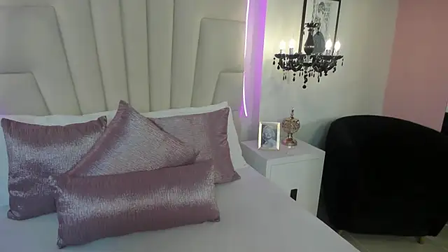 Sofiia W26 online show from May 11, 2026, 12:33 pm