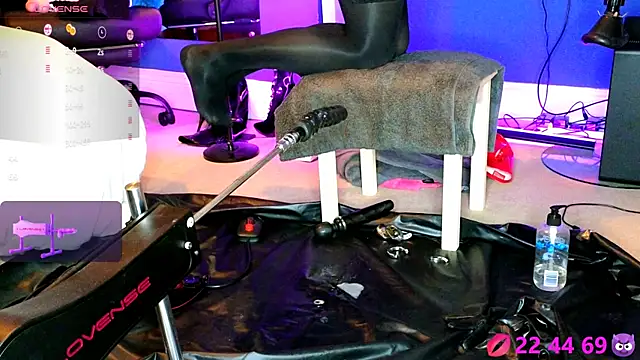 Snapshot of Kinky_JXD chatting on February 24, 2025, 6:36 pm Kinky JXD online show from February 24, 2025, 6:36 pm