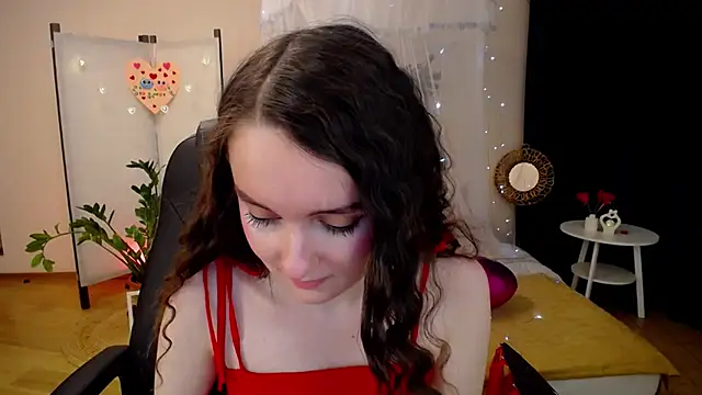 Snapshot of CloudGrace chatting on February 14, 2025, 9:21 pm CloudGrace online show from February 14, 2025, 9:21 pm