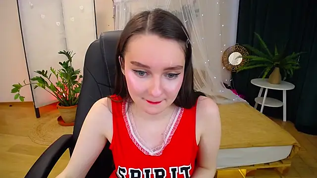 Snapshot of CloudGrace chatting on March 5, 2025, 9:27 am CloudGrace online show from March 5, 2025, 9:27 am