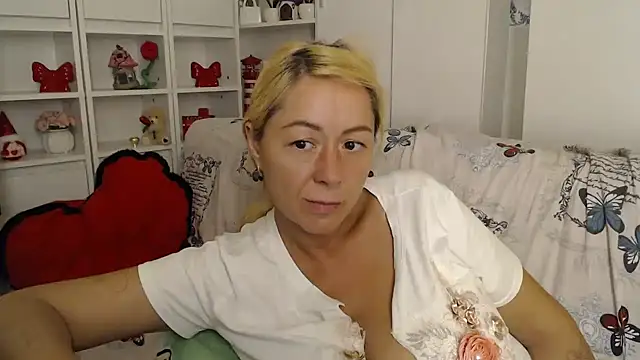Snapshot of spell_of_love chatting on July 20, 2026, 12:47 am spell of love online show from July 20, 2026, 12:47 am