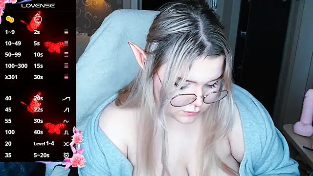 Snapshot of Mini_Mo chatting on December 17, 2024, 9:17 am Mini Mo online show from December 17, 2024, 9:17 am