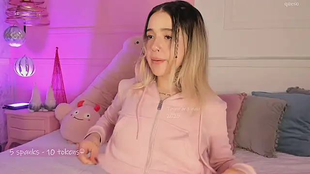  Tammara  online show from January 5, 2026, 7:17 pm