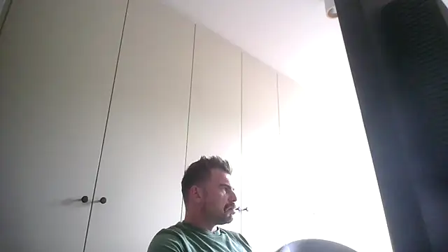 Snapshot of mrbigballs chatting on September 8, 2025, 2:38 pm mrbigballs online show from September 8, 2025, 2:38 pm