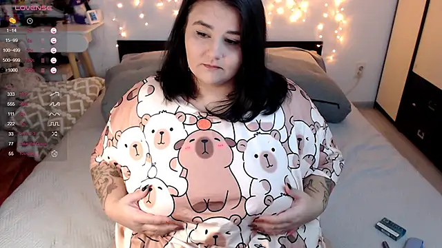 Snapshot of naughtykiss chatting on October 6, 2025, 4:32 am naughtykiss online show from October 6, 2025, 4:32 am