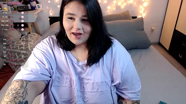 Snapshot of naughtykiss chatting on October 19, 2025, 4:57 am naughtykiss online show from October 19, 2025, 4:57 am