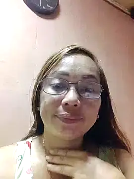 Snapshot of asianwet4u chatting on October 2, 2025, 10:44 am asianwet4u online show from October 2, 2025, 10:44 am