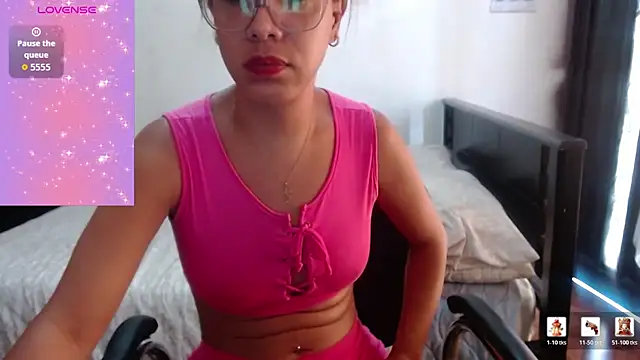 Snapshot of sensual_nataliee chatting on June 1, 2026, 3:47 pm sensual nataliee online show from June 1, 2026, 3:47 pm