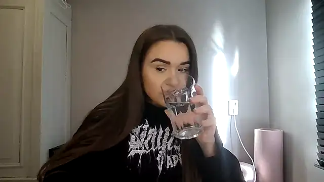 avajade online show from November 21, 2025, 11:53 am