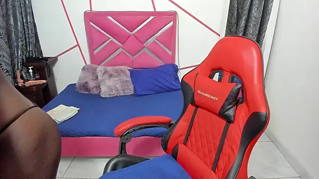 stNatashaBrunette online show from October 15, 2025, 5:07 am