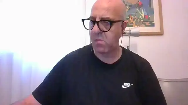 ANONIMO7735 online show from June 19, 2026, 4:39 am