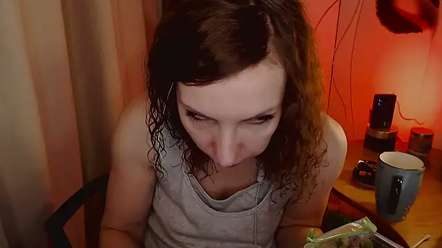 Snapshot of JohansonKatie chatting on January 30, 2025, 1:31 pm JohansonKatie online show from January 30, 2025, 1:31 pm