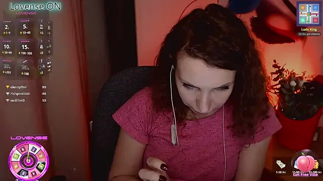 Snapshot of JohansonKatie chatting on February 24, 2025, 9:20 pm JohansonKatie online show from February 24, 2025, 9:20 pm