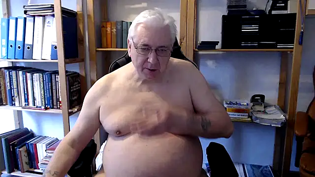 Snapshot of SchwanzhureXXL chatting on February 14, 2025, 9:56 am SchwanzhureXXL online show from February 14, 2025, 9:56 am