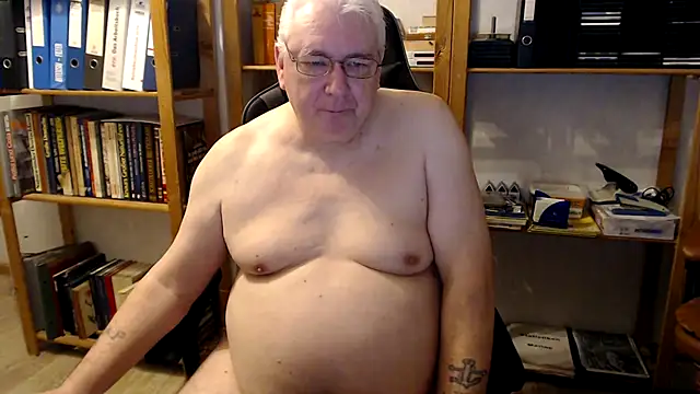 Snapshot of SchwanzhureXXL chatting on October 27, 2025, 5:33 am SchwanzhureXXL online show from October 27, 2025, 5:33 am