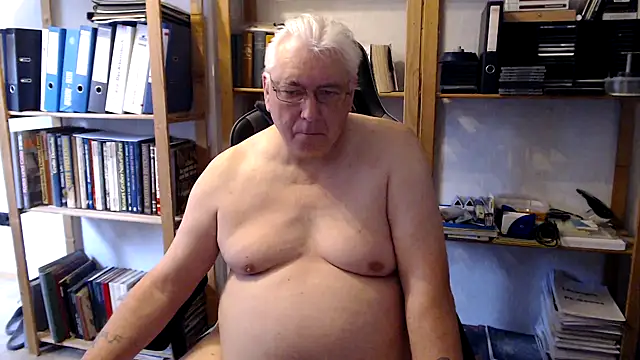 Snapshot of SchwanzhureXXL chatting on June 14, 2026, 5:53 am SchwanzhureXXL online show from June 14, 2026, 5:53 am