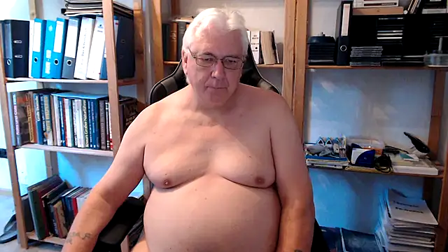 Snapshot of SchwanzhureXXL chatting on June 19, 2026, 7:45 am SchwanzhureXXL online show from June 19, 2026, 7:45 am
