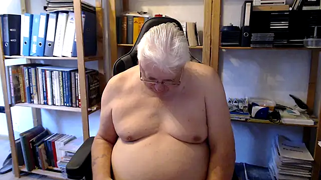 Snapshot of SchwanzhureXXL chatting on June 20, 2026, 5:54 am SchwanzhureXXL online show from June 20, 2026, 5:54 am