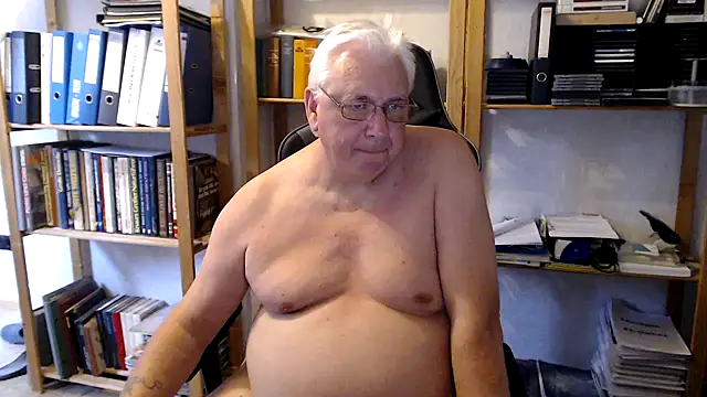 Snapshot of SchwanzhureXXL chatting on June 28, 2026, 3:29 pm SchwanzhureXXL online show from June 28, 2026, 3:29 pm