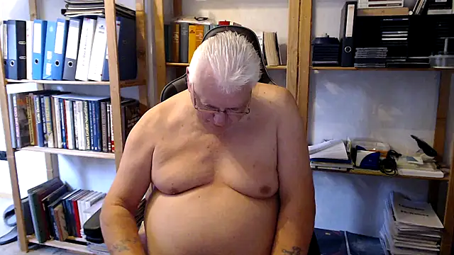 Snapshot of SchwanzhureXXL chatting on July 4, 2026, 5:46 am SchwanzhureXXL online show from July 4, 2026, 5:46 am