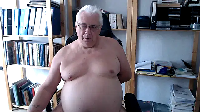 Snapshot of SchwanzhureXXL chatting on July 12, 2026, 1:46 pm SchwanzhureXXL online show from July 12, 2026, 1:46 pm
