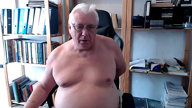 Snapshot of SchwanzhureXXL chatting on July 16, 2026, 2:34 pm SchwanzhureXXL online show from July 16, 2026, 2:34 pm