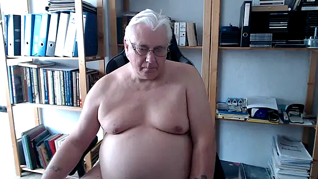 Snapshot of SchwanzhureXXL chatting on August 2, 2026, 2:26 pm SchwanzhureXXL online show from August 2, 2026, 2:26 pm