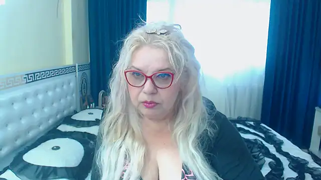 SonyaHotMilf online show from November 19, 2025, 9:09 am