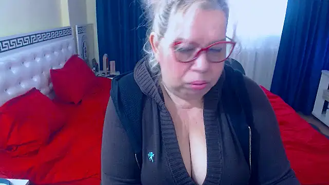 SonyaHotMilf online show from December 17, 2025, 9:37 am