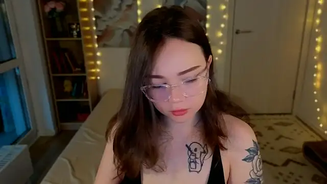 MilenaSaint online show from June 10, 2026, 3:39 am