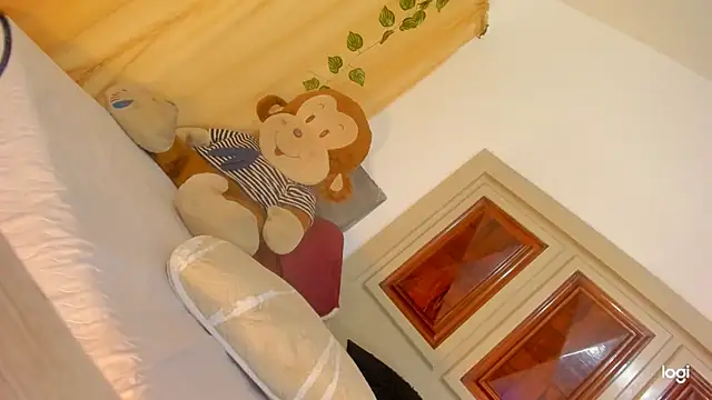 Snapshot of JessicaSloan chatting on November 7, 2025, 2:17 pm JessicaSloan online show from November 7, 2025, 2:17 pm