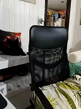 ElfGrey online show from February 5, 2025, 3:45 am