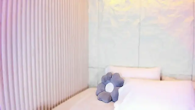 naughty flower18 online show from June 26, 2026, 7:07 pm