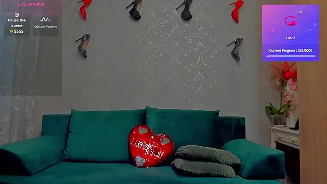 Snapshot of emilianna666 chatting on November 12, 2025, 9:42 am emilianna666 online show from November 12, 2025, 9:42 am