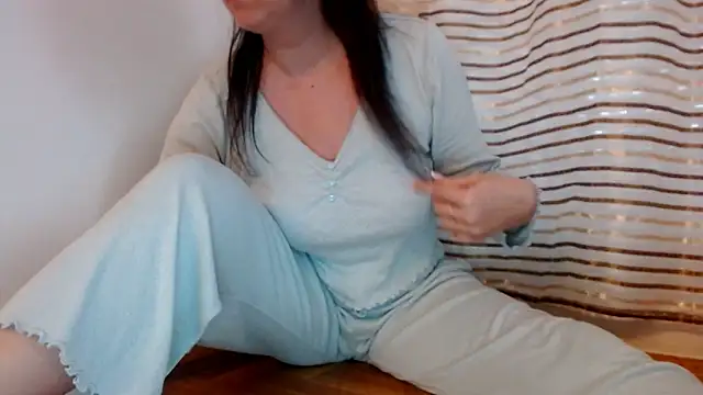 Snapshot of SofiaLenis chatting on June 10, 2026, 11:42 am SofiaLenis online show from June 10, 2026, 11:42 am