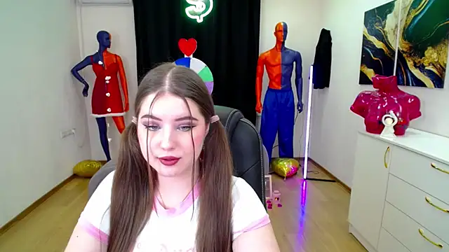 NicoleFoxery online show from February 16, 2025, 9:27 pm