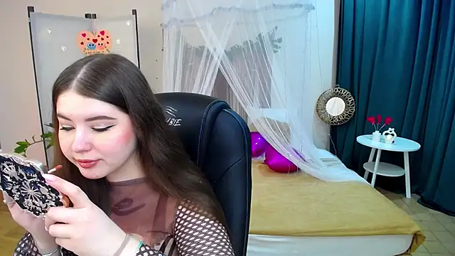 NicoleFoxery online show from February 18, 2025, 6:26 pm