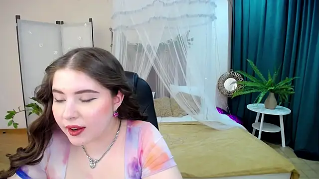 NicoleFoxery online show from March 4, 2025, 6:26 am