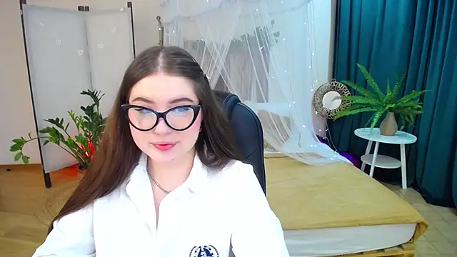 NicoleFoxery online show from March 7, 2025, 6:22 pm