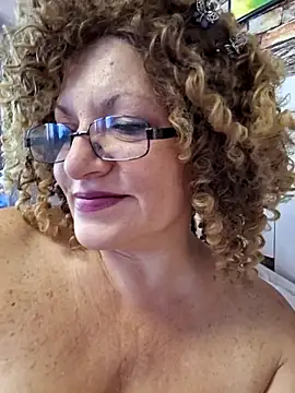 Snapshot of Hot_Azaleea chatting on October 19, 2025, 5:41 am Hot Azaleea online show from October 19, 2025, 5:41 am