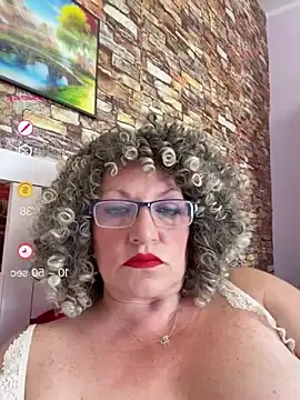 Snapshot of Hot_Azaleea chatting on June 17, 2026, 6:49 am Hot Azaleea online show from June 17, 2026, 6:49 am