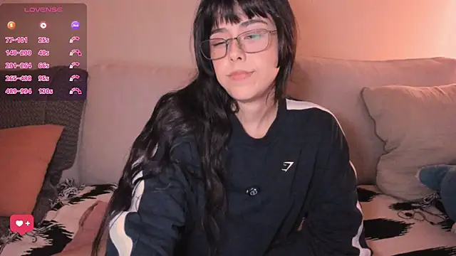 Snapshot of Evie-Luna chatting on July 11, 2026, 2:58 am Evie-Luna online show from July 11, 2026, 2:58 am